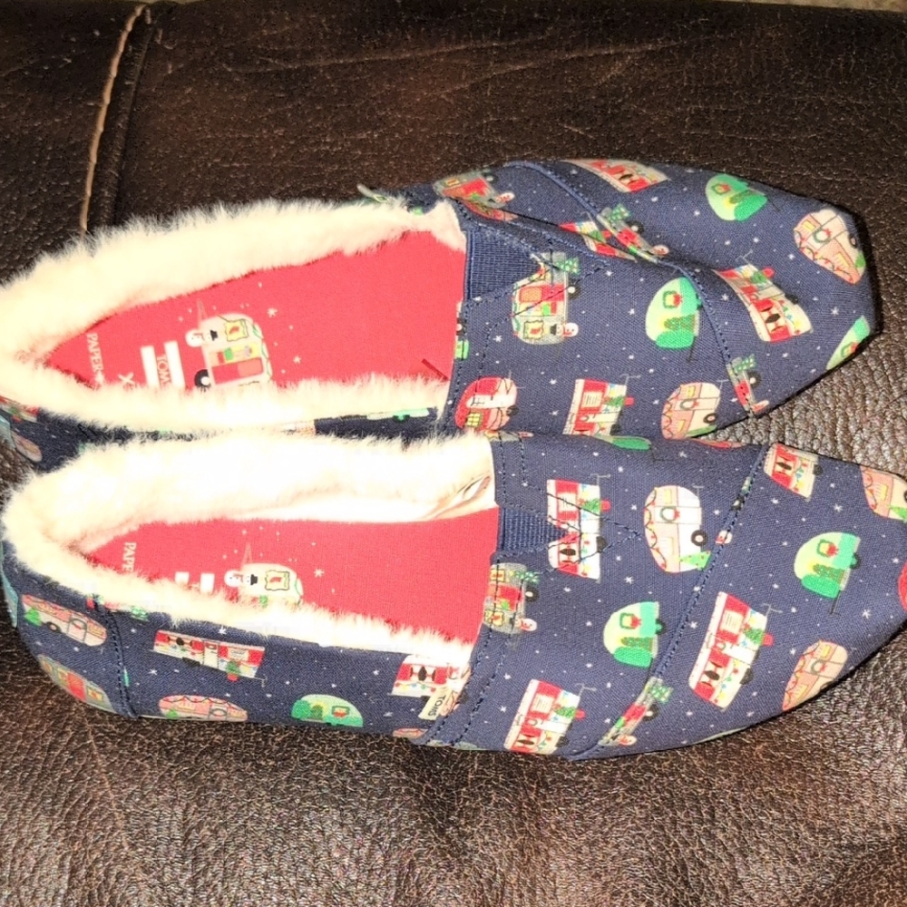 Toms Women's Holiday Slip-on Flats/Slippers. Christmas/Happy Campers 🎄🎁🎄